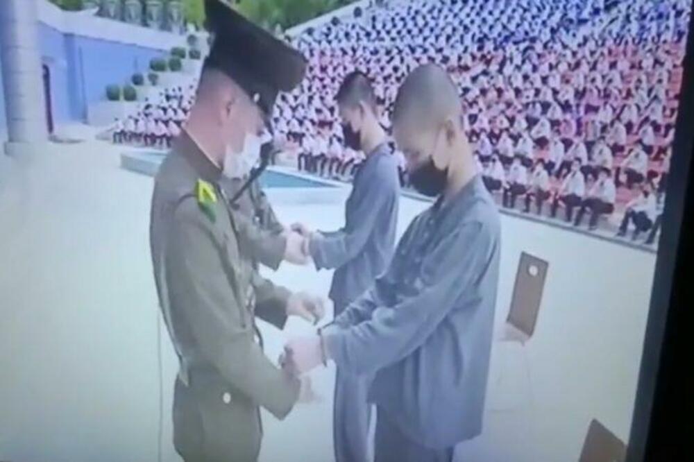 Sud u Sjevernoj Koreji navodno je osudio dva tinejdžera na 12 godina teškog rada zbog gledanja drama iz Južne Koreje, Foto: Screenshot/BBC na srpskom