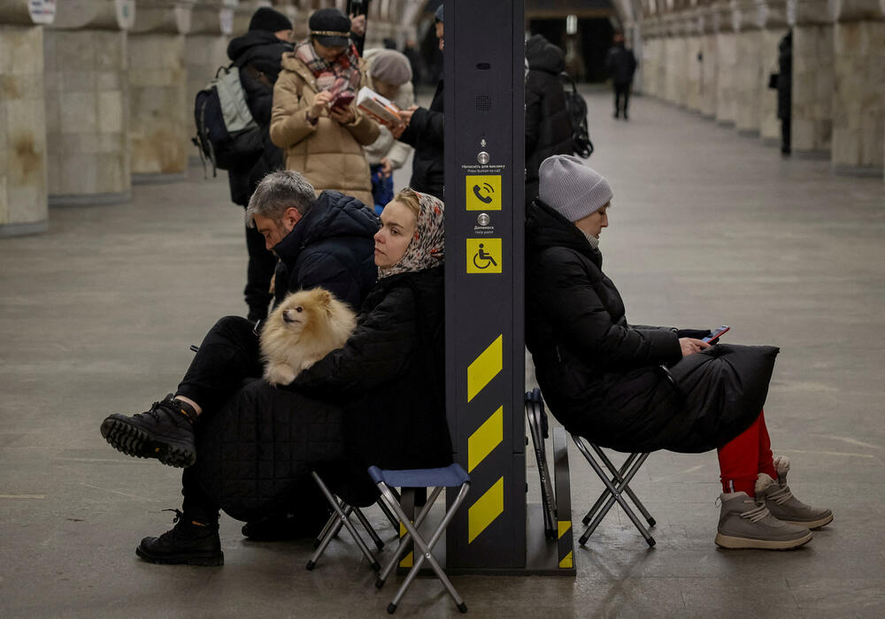 Građani Kijeva u podzemnoj željeznici tokom uzbune za vazdušni napad