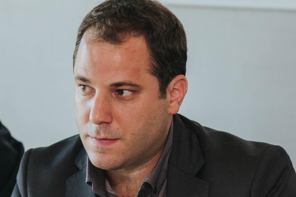 “U institucijama mogu da budu samo simboli koji predstavljaju sve građane”: Vukanović, Foto: Nikola Šćekić