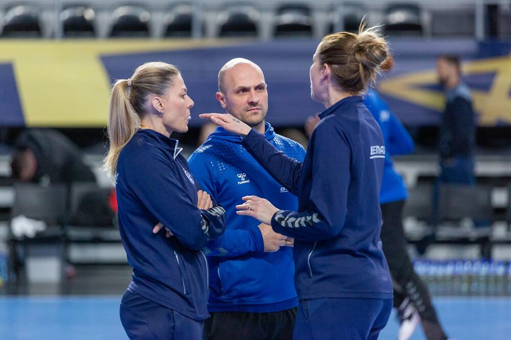 Rukometašice Budućnosti dan provele na aerodromu i nisu imale planirani trening, Foto: Luka Stanković