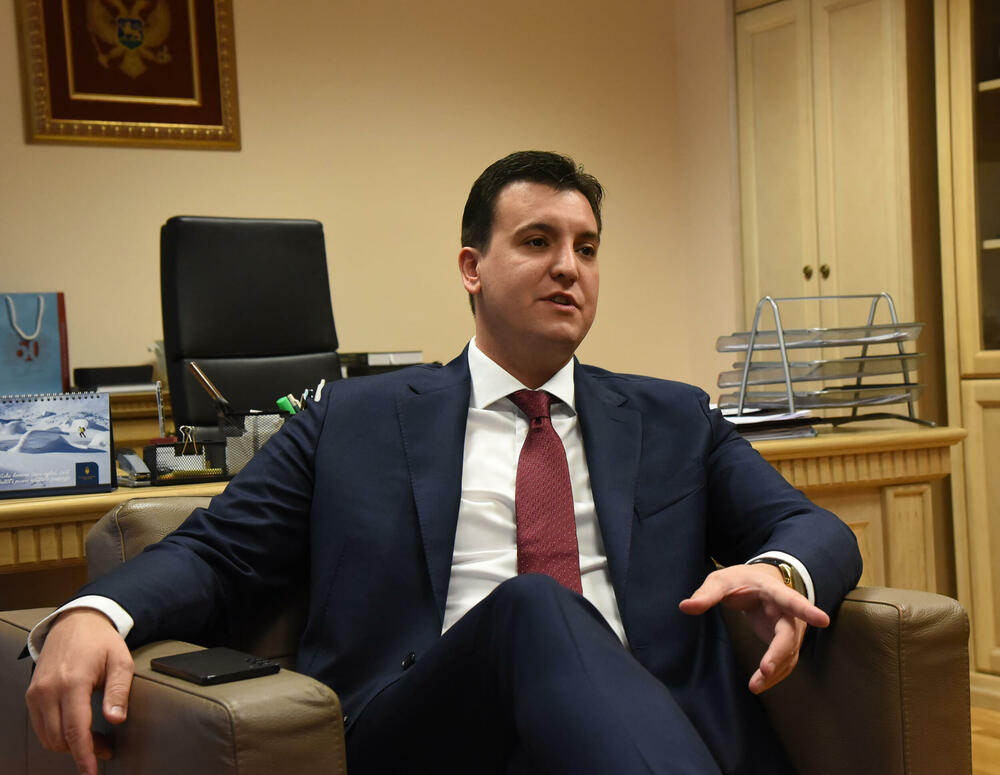 Tvrdi da brine o državi, a ne o stranom državljaninu: Milović