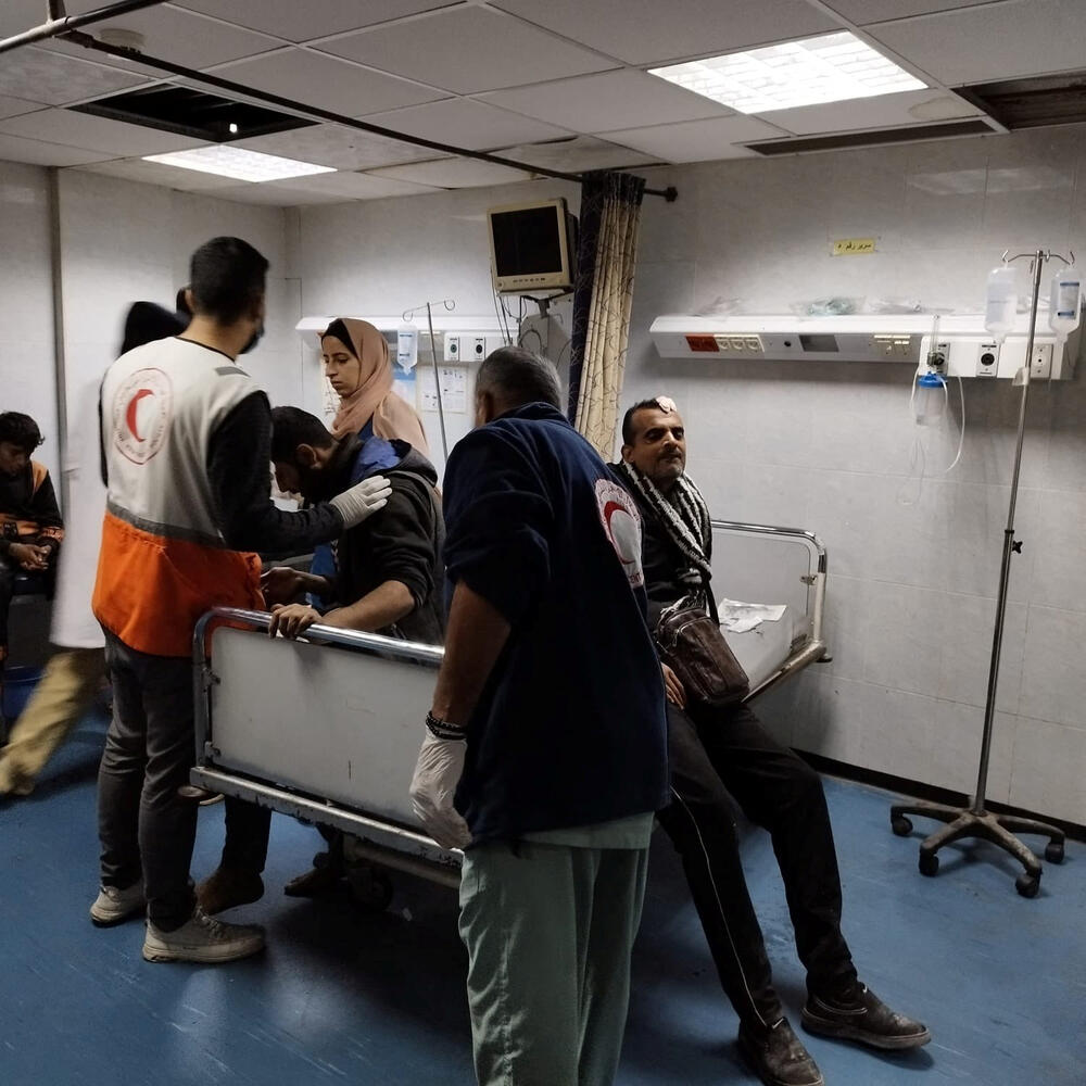 Ukazivanje pomoći povrijeđenim Palestincima u bolnici u Kan Junisu