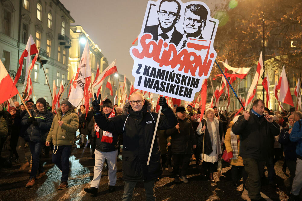 Protesti pristalica PiS-a zbog hapšenja dvojice ministara, Foto: REUTERS