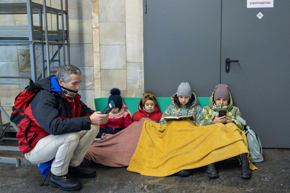 Građani Kijeva u stanici metroa tokom ruskog napada