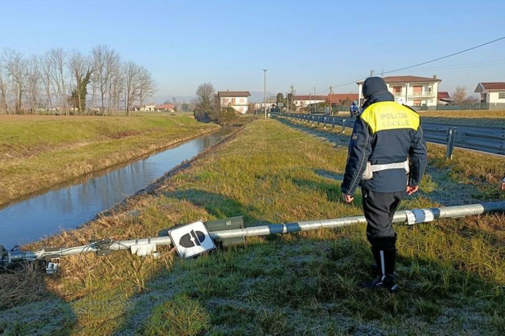 Najmanje 15 kamera za mjerenje brzine uništeno je na sjeveru Italije, Foto: Nuovetecniche/Simone Piccirilli