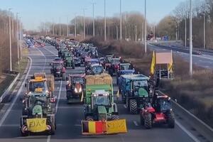 "Operation snail": Belgian farmers drove slowly so...