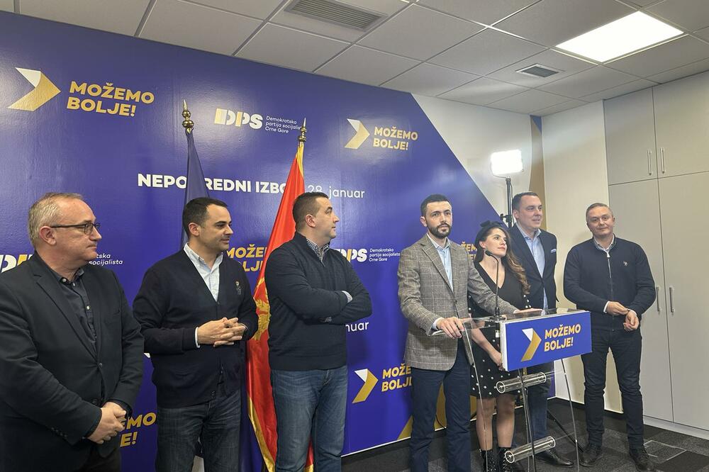 Živković with colleagues from DPS, Photo: Nikola Dragaš