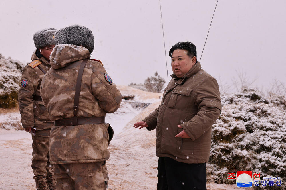 <p>KCNA je javila da su krstareće rakete poletjele u nebo iznad Istočnog mora kako bi simulirale gađanje u neku ostrvsku metu</p>