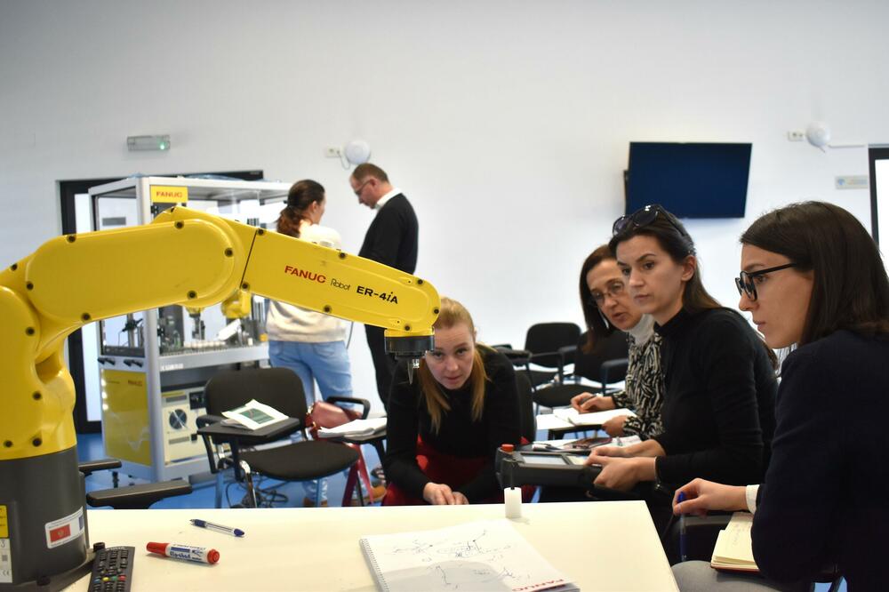 Sa obuke, Foto: Tehnopolis