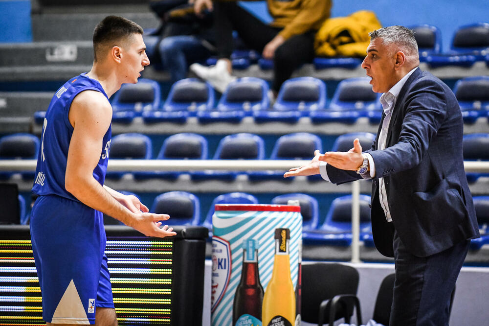 Trener Sutjeske Minić tokom jednog od ranijih mečeva ABA 2 lige, Foto: ABA2/Dragana Stjepanović