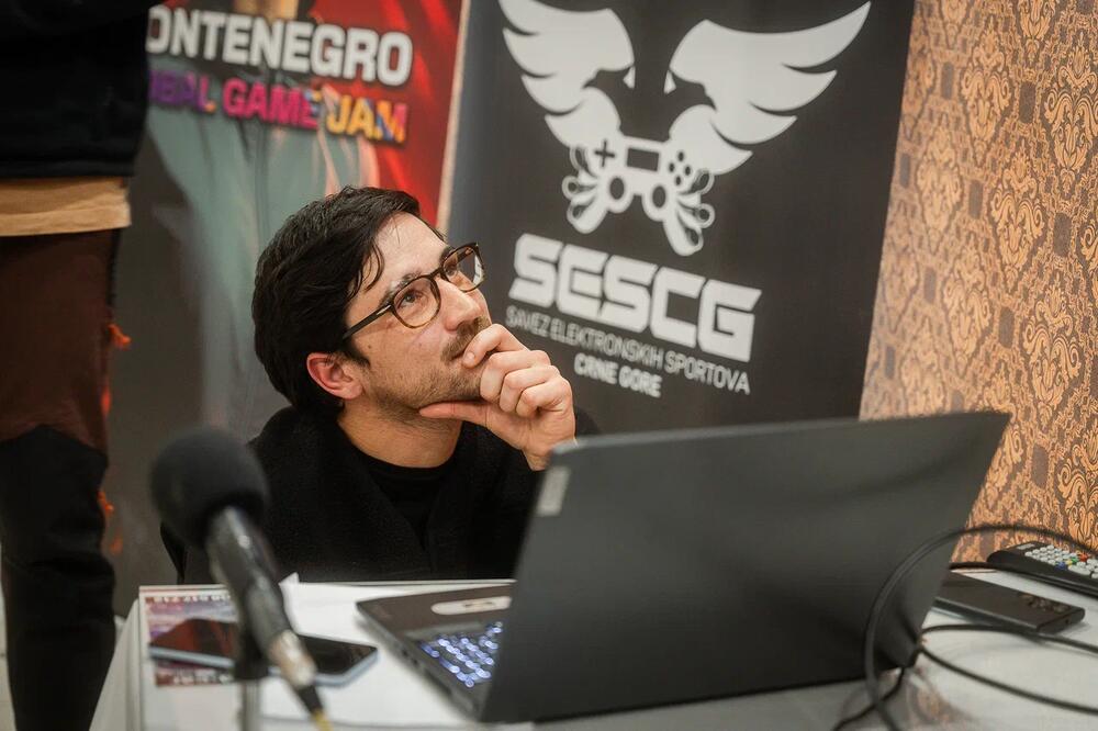 <p>Emisija M:tech emituje se srijedom <span dir="ltr">u 17:30h</span>, a repriza je nedjeljom <span dir="ltr">u 18h na Televiziji Vijesti</span></p>