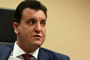 Does Milović's congratulation to Živković mean the rapprochement of PES and DPS:...