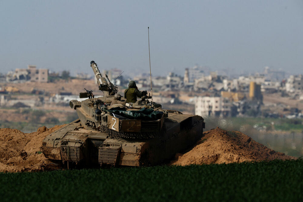 Izraelski tenk u blizini granice s Gazom, Foto: Reuters