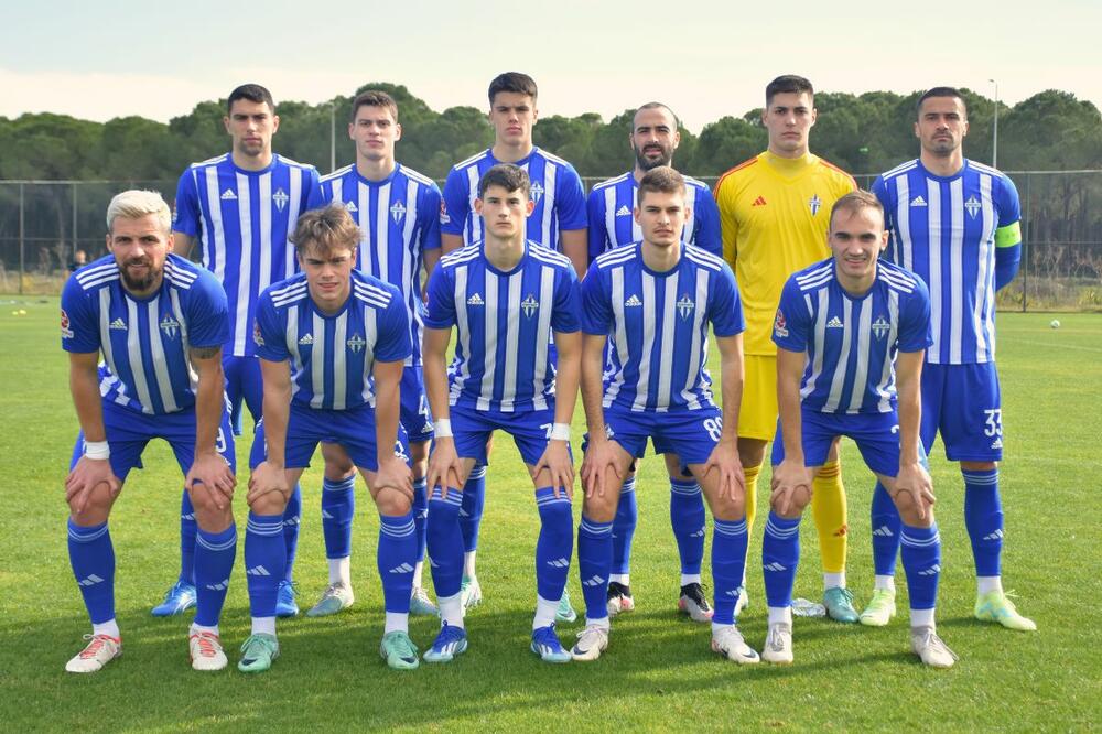 Fudbaleri Budućnosti koji su počeli jučerašnji meč, Foto: FK Budućnost