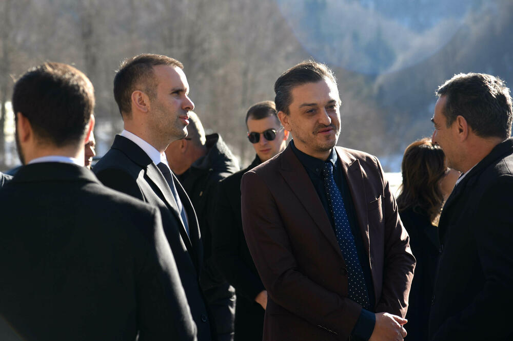 Najavljeni veliki projekti i investicije: Spajić i Vuković na otvaranju puta, Foto: BORIS PEJOVIC