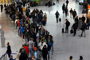 Štrajk zaposlenih na aerodromima u Njemačkoj, otkazano više od...