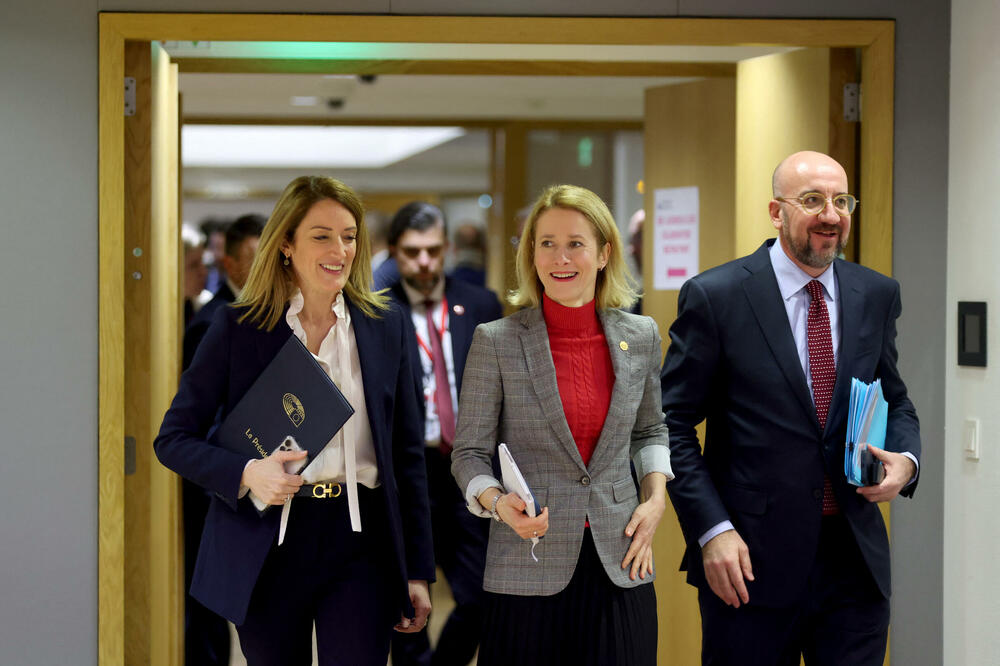 Premijerka Estonije Kaja Kalas, predsjednica Evropskog parlamenta Roberta Metsola i predsjednik Evropskog savjeta Šarl Mišel prisustvuju samitu Evropske unije u Briselu, Belgija, Foto: Reuters
