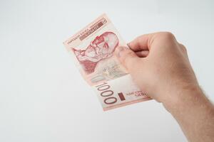 Odluka o ukidanju dinara na Kosovu stupila na snagu