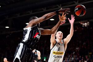 Barca dominant against Zvezda, Partizan beat themselves in...