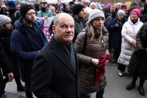 Demonstrations in Germany against far-right extremism, Scholz:...