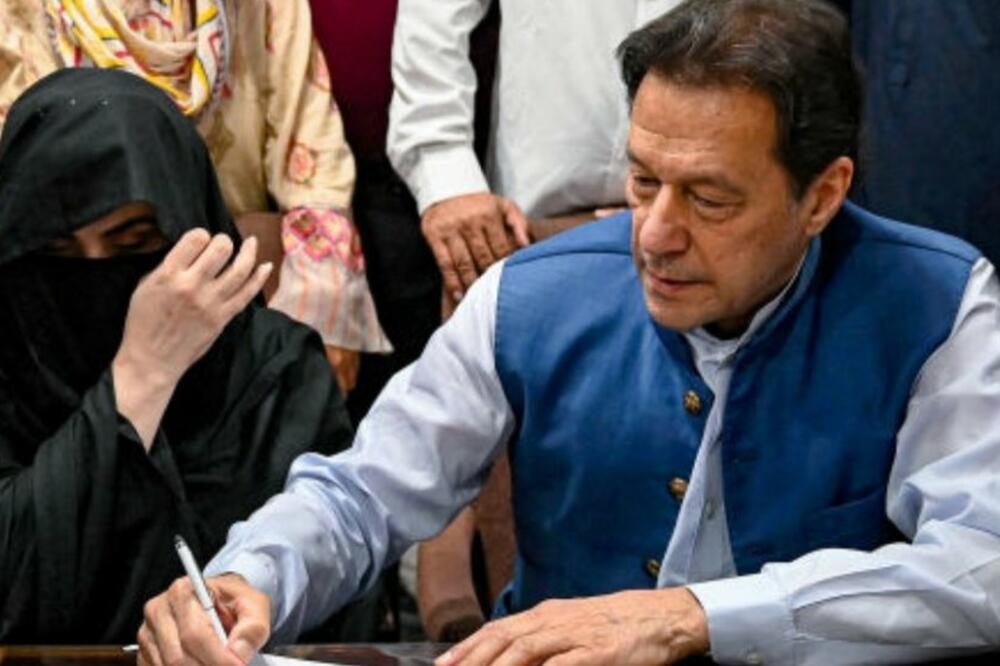 Imran Kan i njegova supruga Bušra Bibi, jul 2023. godine, Foto: Getty Images