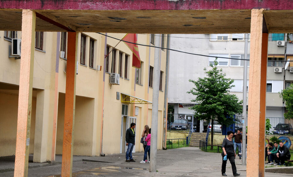 Škola u žiži interesovanja mjesecima