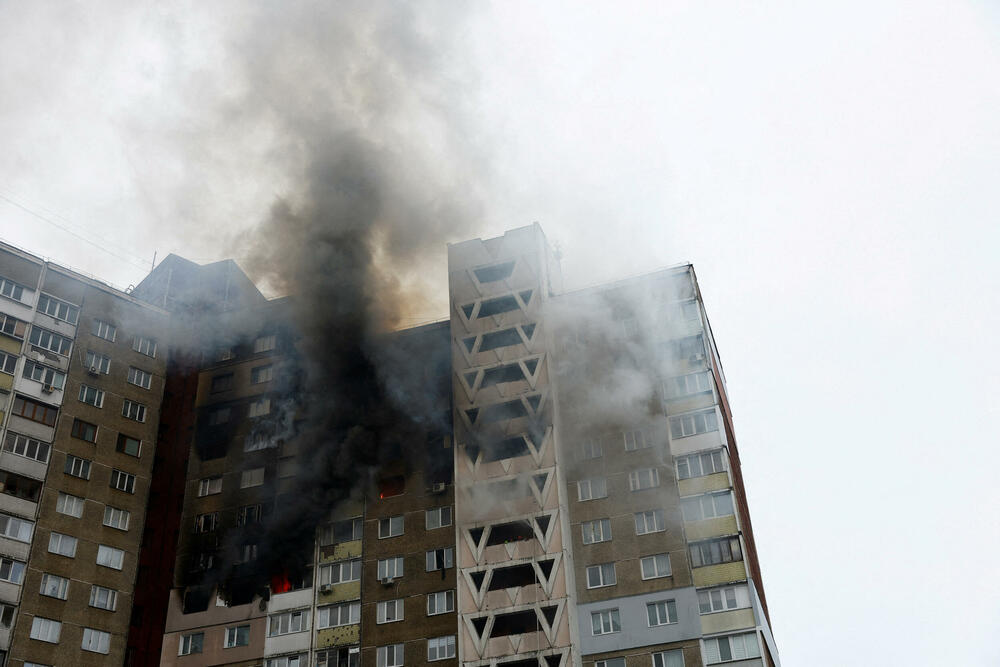 Zgrada oštećena u napadu na Kijev