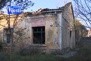 Napušteni objekat u centru Podgorice, stanari obližnjih zgrada...