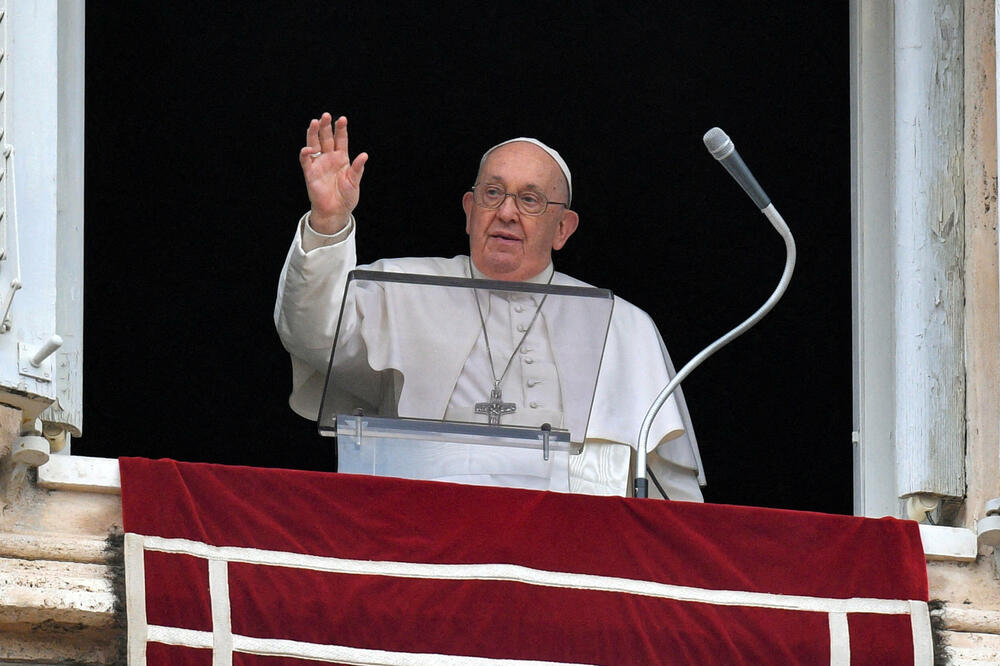 Papa Franjo, danas, dok predvodi molitvu "Angelus" u Vatikanu, Foto: Reuters