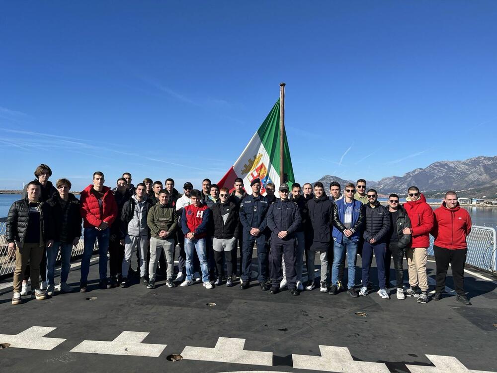 <p>Mornari dvije zemlje uvježbavali navigacione, komunikacione, komandne i druge pomorske procedure, razmijenivši znanja i iskustva</p>