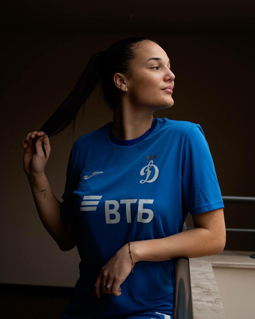 <p>Kapitenka U19 reprezentacije Crne Gore stavila paraf na trogodišnji ugovor sa velikim ruskim klubom, u najvećem transferu iz Crnogorske lige</p>