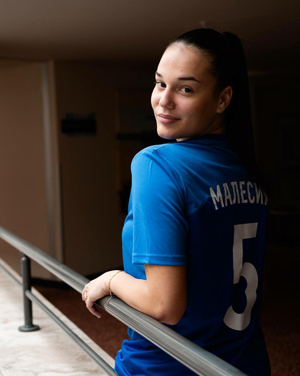 <p>Kapitenka U19 reprezentacije Crne Gore stavila paraf na trogodišnji ugovor sa velikim ruskim klubom, u najvećem transferu iz Crnogorske lige</p>