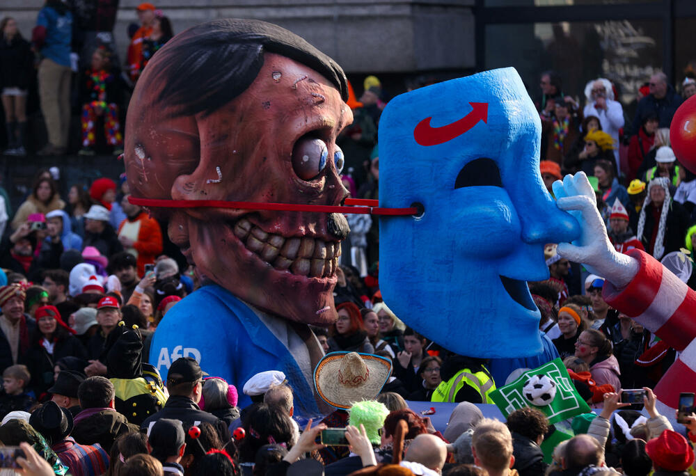 <p><span style="background-color: rgb(255, 255, 255);">Na ulicama Dizeldorfa danas je održan karneval koji su obilježile i mnoge kreacije sa političkim porukama.</span></p>