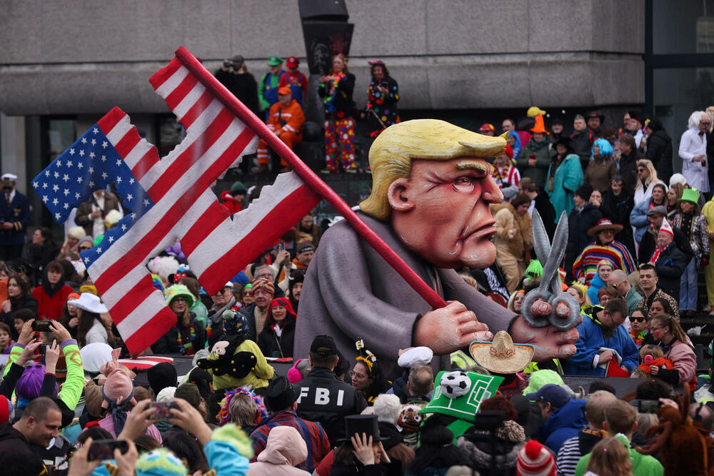 <p><span style="background-color: rgb(255, 255, 255);">Na ulicama Dizeldorfa danas je održan karneval koji su obilježile i mnoge kreacije sa političkim porukama.</span></p>