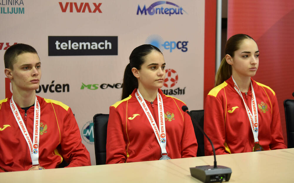 <p>Radunović je pohvalio rad selektora Dejana Ivanovića i Slađana Mikulića, kao i podršku i doprinos ostalih članova selektorskog tima u Tbilisiju</p>