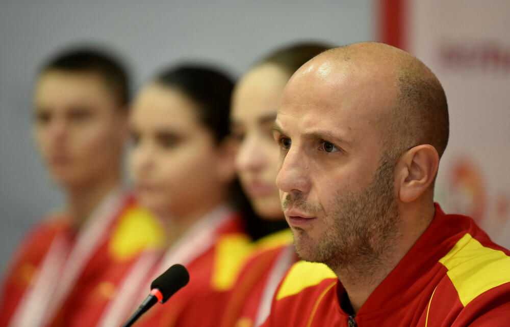 <p>Radunović je pohvalio rad selektora Dejana Ivanovića i Slađana Mikulića, kao i podršku i doprinos ostalih članova selektorskog tima u Tbilisiju</p>