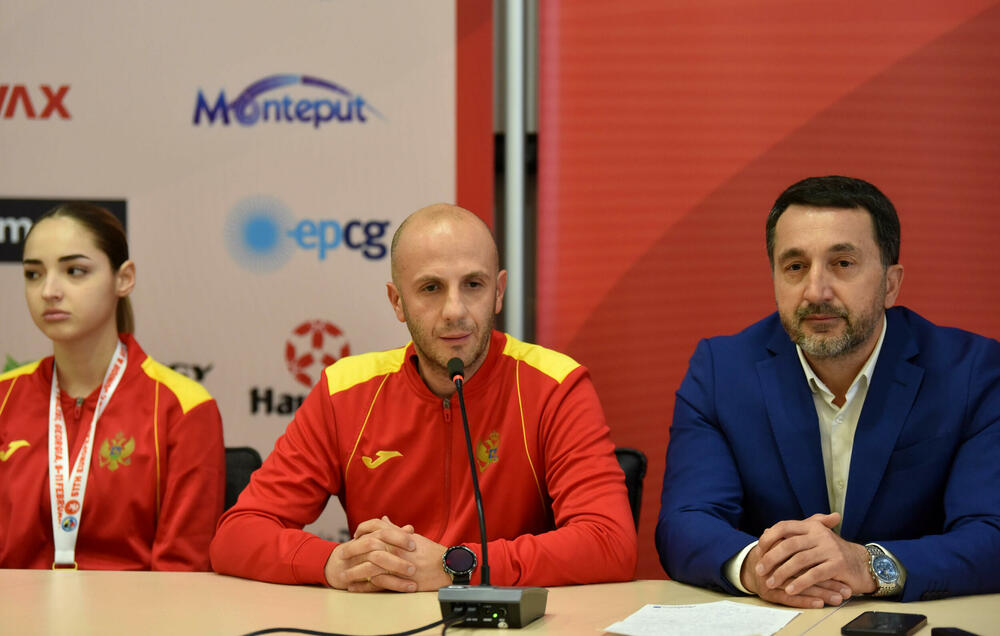 <p>Radunović je pohvalio rad selektora Dejana Ivanovića i Slađana Mikulića, kao i podršku i doprinos ostalih članova selektorskog tima u Tbilisiju</p>