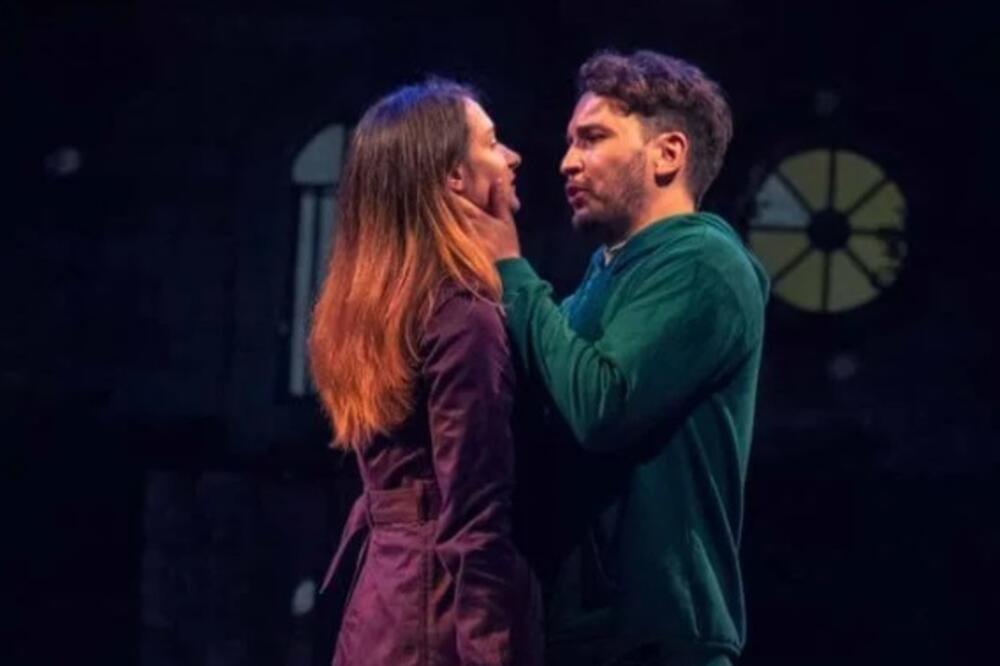 Scena iz predstave "Ne mo’š pobeći od nedelje", Foto: Turistička organizacija opštine Budva