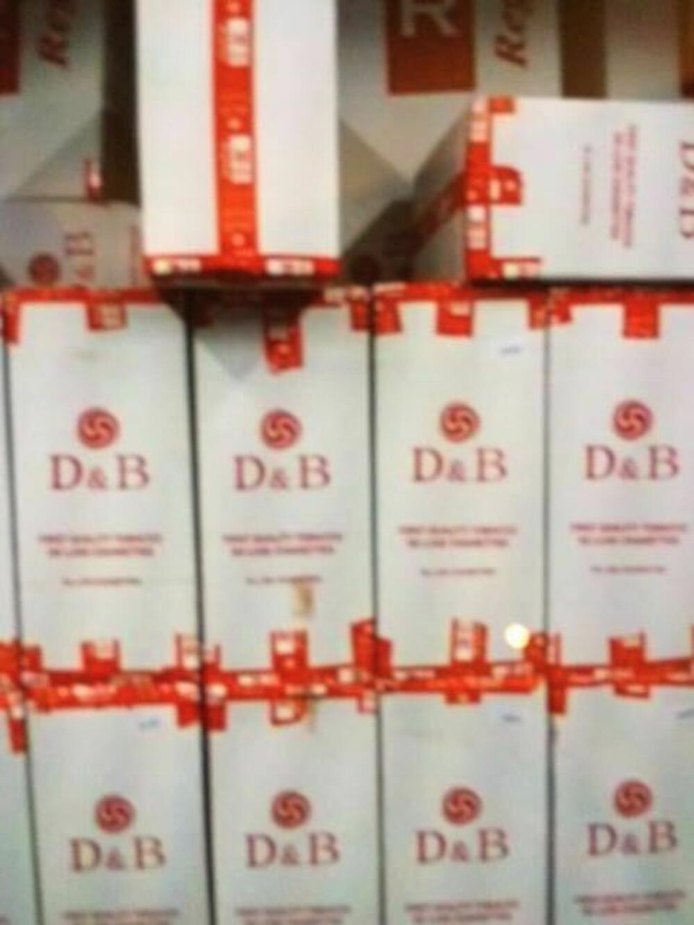 Cigarete im stizale u barsku luku