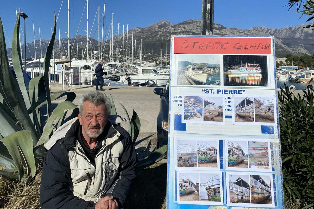 Nikić juče ispred Marine, Foto: Marija Pešić