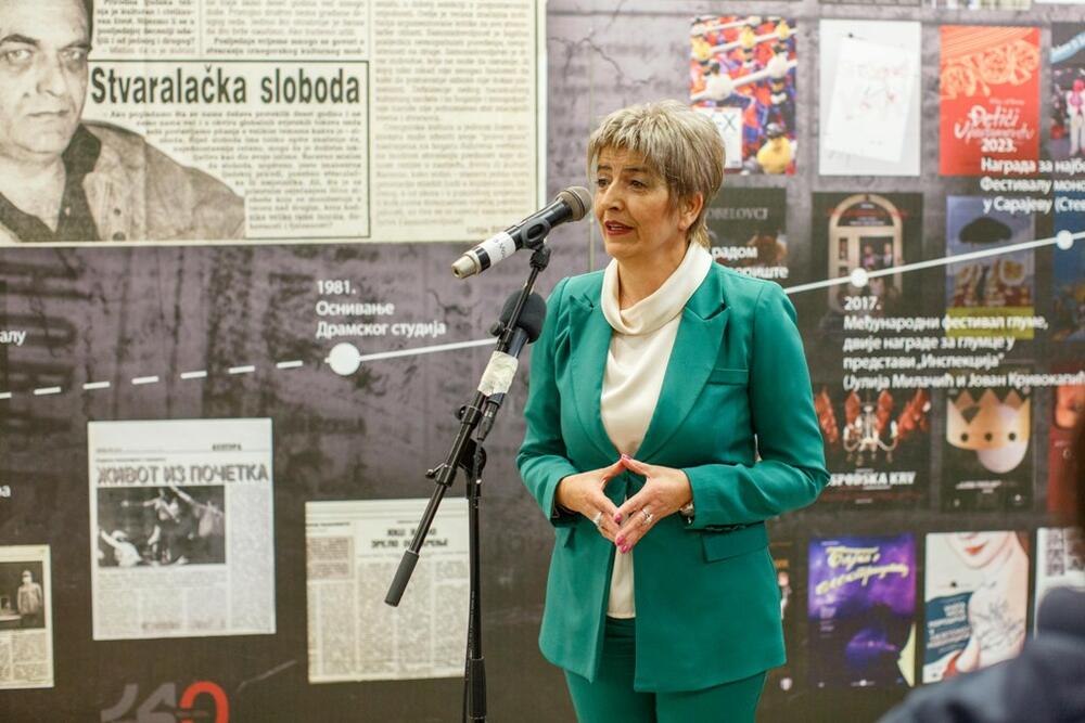 <p>Kada se kaže &bdquo;gospodin Nikšić&ldquo;, prema riječima predsjednika Skupštine, misli se na snažni kulturni i umjetnički prizvuk koji se u &bdquo;ovom gradu i danas osjeća na svakom koraku, na tu specifičnu kulturnu energiju koju je Nikšić sačuvao i u najtežim vremenima&ldquo;</p>