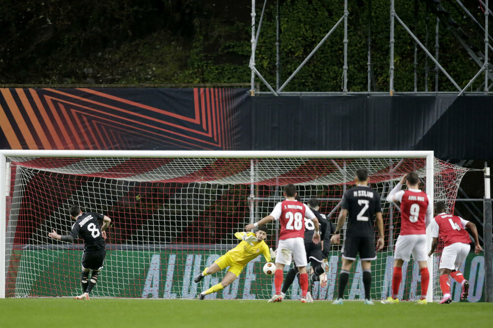 Janković pogađa iz penala, Foto: Reuters