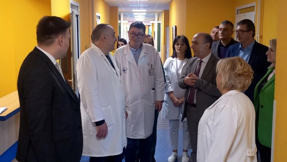 <p>"Sreli smo se sa jednom strukturom koja je prilično stara, kao i sve naše infrastrukturne stvari, ali poprilično je očuvana i dobrim dijelom rekonstruirana. Sreli smo se sa prijedlozima i jasnim vizijama u daljnjim rekonstrukcijama i adaptacijama, da bi se ova ustanova modernizirala, da bi bili moderni i da bi vratili dah i duh vremena"</p>