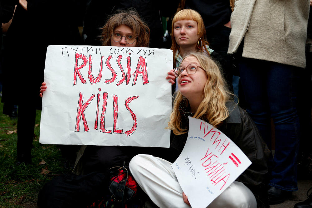Građani širom Evrope odaju počast Navaljnom