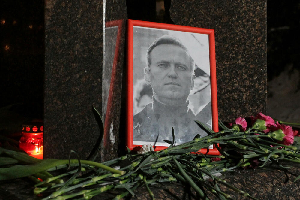 Slika Navaljnog na spomeniku žrtvama političke represije u gradu Kazanju u Rusiji, Foto: Reuters
