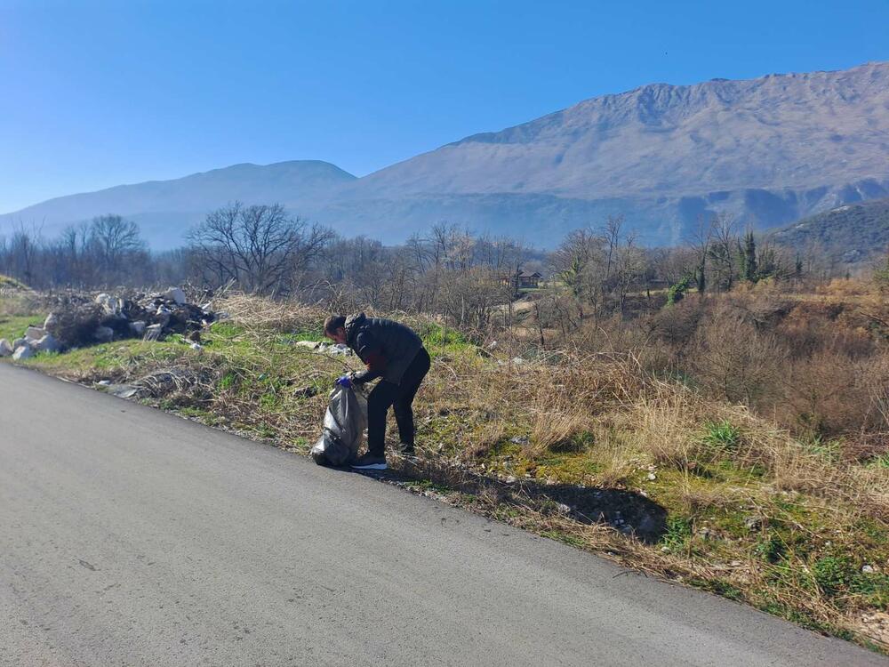 <p>"Vođeni ekološkim principima i ciljevima, danas je građanima pokazan primjer, ali i ukazano koliko nesavjesni pojedinci prave štetu samoj životnoj sredini, ali i pokoljenjima koja dolaze"</p>