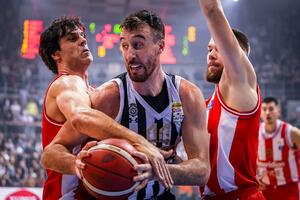 Crvena zvezda won the Radivoj Korac Cup for the fourth time in a row,...