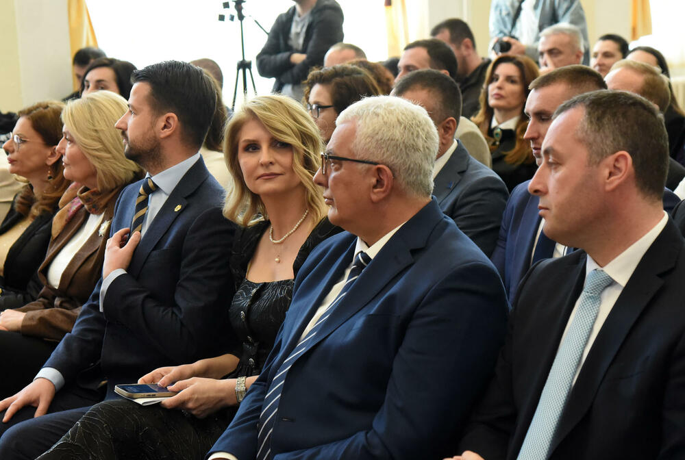 <p>Direktorica obrazovne ustanove Biljana Vučurović kazala da gimnazija bavi gorućim problemom društva i da radi i na prevenciji vršnjačkog nasilja</p>