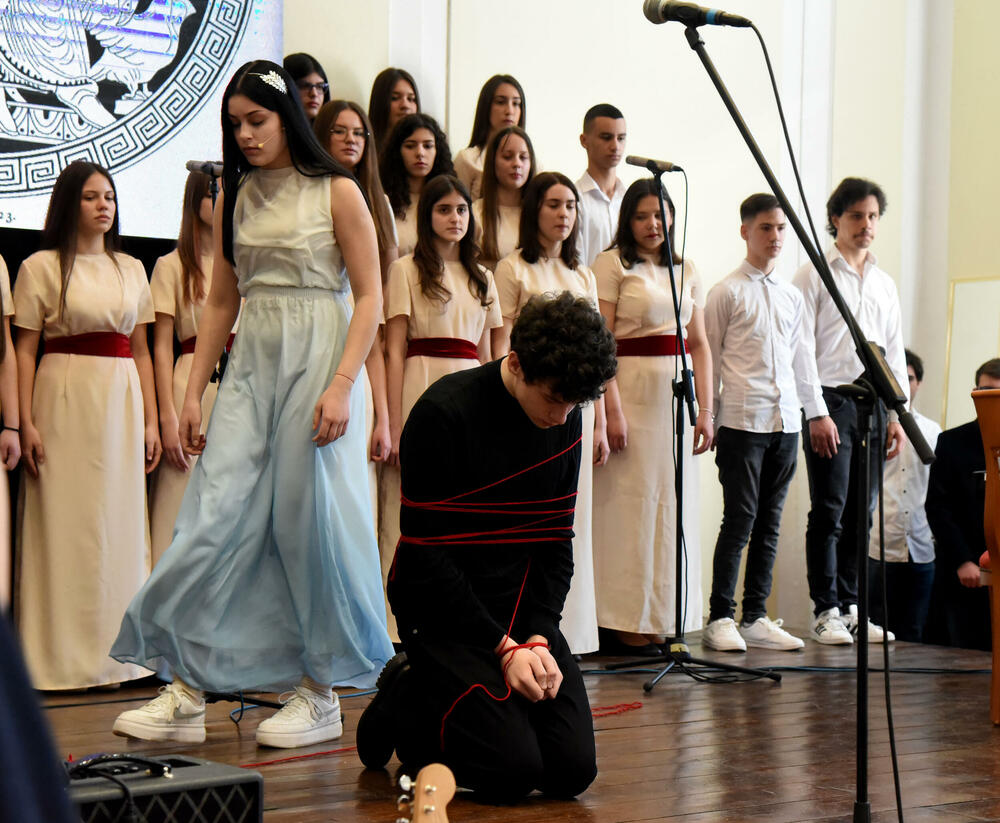 <p>Direktorica obrazovne ustanove Biljana Vučurović kazala da gimnazija bavi gorućim problemom društva i da radi i na prevenciji vršnjačkog nasilja</p>