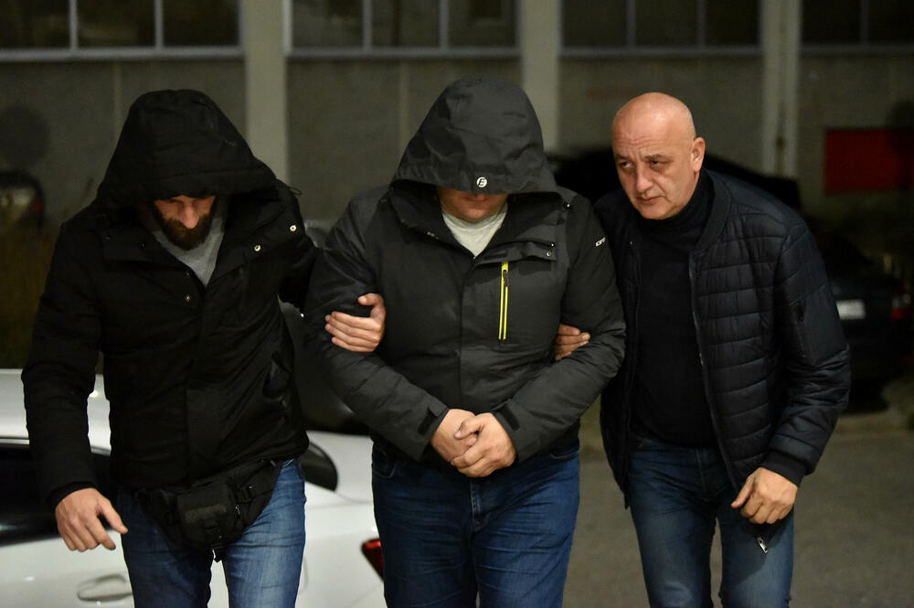 <p>Advokat Zoran Piperović potvrdio da je Mijajlović lišen slobode, nezvanični izvori tvrde da je u pitanju istraga o švercu cigareta</p>